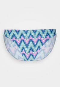 Parte de baixo de fato de banho em tecido leve e elástico, apresentando um padrão em zigue-zague nas cores azul, verde e rosa, com uma textura semi-transparente.