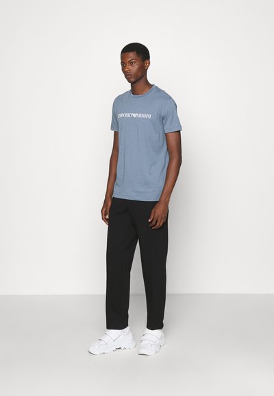 Emporio Armani T-shirt estampada - fumo di londra