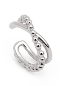 Anello in metallo argentato con un design intrecciato, caratterizzato da elementi lisci e testurizzati. Accentuato da piccole perle sferiche lungo un lato.