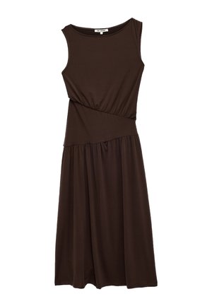 Mouwloze donkerbruine midi-jurk met een ronde halslijn en geplooid detail in de taille.