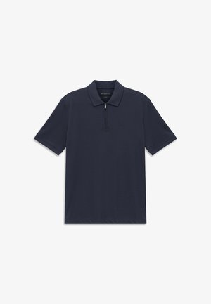 Marineblaues Poloshirt mit kurzen Ärmeln, Kragen und halbseitigem Reißverschluss vorne, flach auf weißem Hintergrund gelegt.