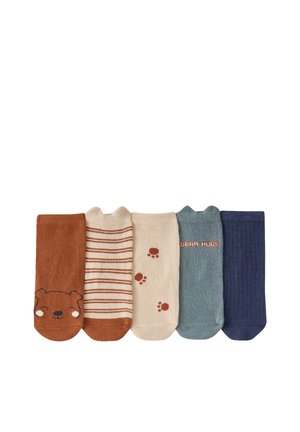 Fünf Paare bunter Kindersocken in Braun, beige-braun gestreift, beige mit Pfotenabdrücken, blau mit Text "BEAR HUGS" und uni marineblau.