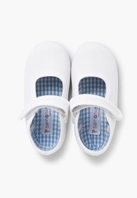 Scarpe da tela bianche con una chiusura sicura, caratterizzate da un motivo a quadri blu all'interno e una punta arrotondata. Suola morbida per il massimo comfort.