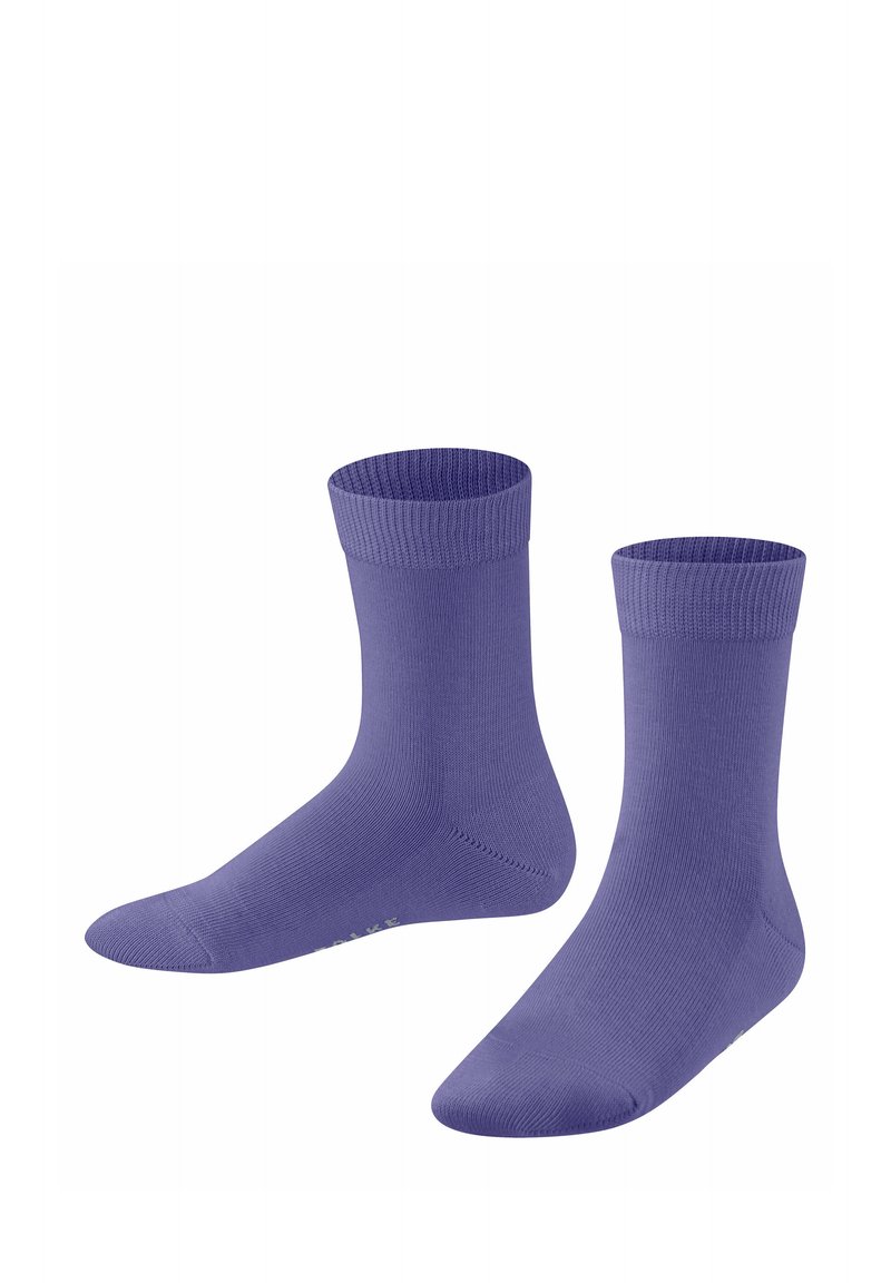 Zwei Paare lila Baumwollsocken, aufrecht präsentiert, mit einem gerippten Bündchen und einer glatten Oberfläche, vor einem weißen Hintergrund.