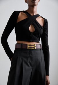 Nepasirinkta, burgundy