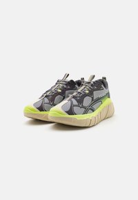 HUGO XENO RUNN RFNYTH - Sneakers laag - silver three