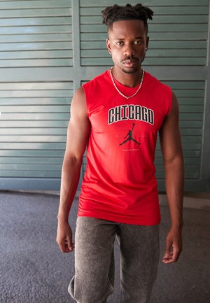 CHI NBA CITIES - Top - university red