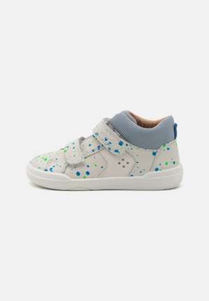 SUPERFREE UNISEX - Sneakers low - weiß/hellblau