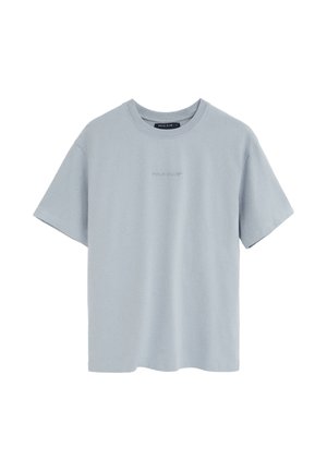 Jasnoszary t-shirt z krótkim rękawem i okrągłym dekoltem, z subtelnym haftowanym logo "Polo Club" na środku przodu.