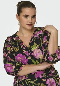 ONLY Carmakoma CARLIVIA 3/4 WRAP - Kasdienė suknelė - black