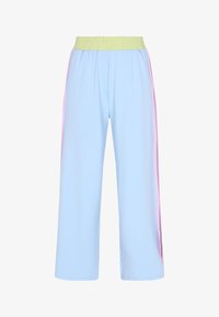 Kijelölve, sky blue