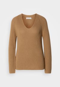 Pull en tricot marron avec un col en V, des manches longues et une texture côtelée. Présente une coupe décontractée et un design minimaliste.