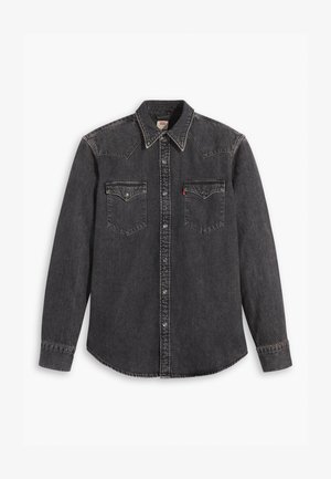 Graues Denim-Hemd mit langen Ärmeln, spitzem Kragen, zwei Brusttaschen und kontrastierenden Nähten. Knopfleiste vorne mit abgerundetem Saum.