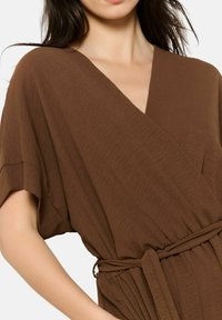 LolaLiza FLOWY BELTED - Jumpsuit - camel brown