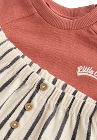 Next SET REGULAR FIT czerwony