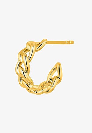 Aro de pendiente en cadena dorada con acabado pulido, que presenta diseños de cadenas interconectadas, un cierre de alfiler y una forma curvada.