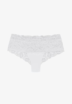 Białe koronkowe majtki z kwiatowym wzorem, z szerokim koronkowym paskiem w talii oraz jednoczęściowym panelem z bawełny z przodu i z tyłu.
