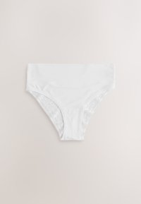 Sous-vêtement féminin blanc taille haute avec détails en dentelle sur les côtés, posé à plat sur un fond neutre.