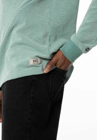 NXG by Protest NXGQUILLAN - Sweatshirt - arcticgreen