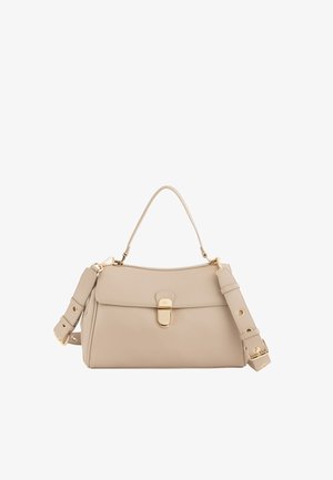 Beige Lederhandtasche mit Tragegriff oben, verstellbarem Schulterriemen und Verschluss mit goldfarbenem Verschluss an der vorderen Klappe.