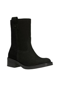 Černé semišové kotníkové boty s blokovým podpatkem, vyšitými detaily a poutkem na horní části pro snadné obouvání. Hladký povrch a kulatý tvar špičky.