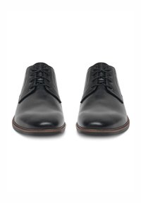 Melnas ādas kleitu kurpes ar gludu apdari, tradicionāls šņorēšanas dizains, noapaļots purns un smalka kontrasta šuvuma detaļa gar zoli.