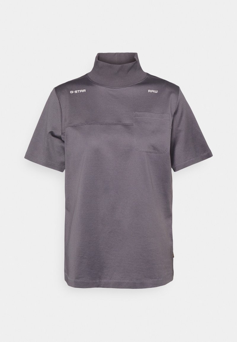 T-shirt gris foncé à manches courtes avec col côtelé haut, poche poitrine et petit texte « G-STAR RAW » imprimé près des épaules.