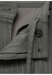 BERMUDA - Pantaloni scurți - grey