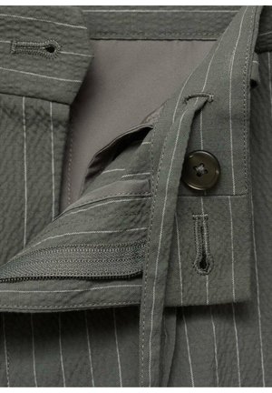 Mango BERMUDA - Shorts - grey