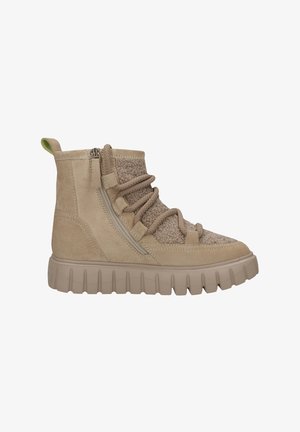 Beige High-Top-Sneaker aus Wildleder und gewebtem Stoff, mit einem seitlichen Reißverschluss, strukturierten Akzenten und einer klobigen Gummisohle mit Rillen.