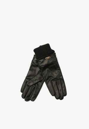 Guantes de cuero negro con puños de punto negro acanalado, con un detalle de logotipo dorado. Textura suave, diseño de cinco dedos.