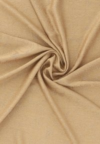 Złota tkanina o wzorze różanym i subtelnym połysku, z gładką fakturą i opadającym wyglądem, zachęcająca do dotyku.