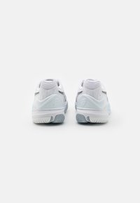 ASICS GEL-RESOLUTION 9 - Tennissko til multicourt - white/black