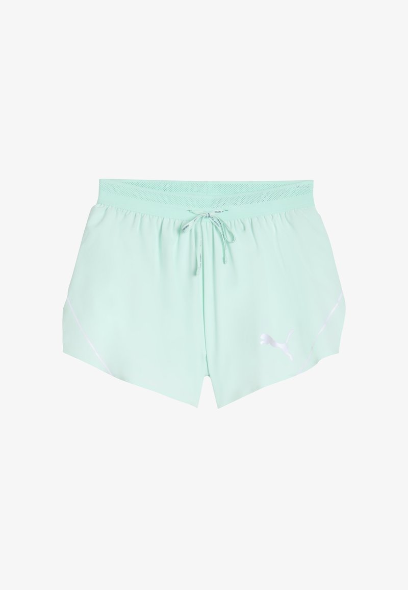 Heleduse roheline sportlikud lühikesed püksid, mis on valmistatud hingavast kangast, ja millel on paelaga vöökoht ning valge logo ja aktsendid külgedel.