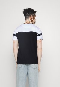 Brave Soul T-shirt estampada - white/black