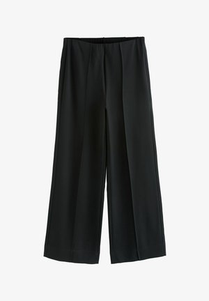 Czarne spodnie o szerokich nogawkach z wysokim stanem i gładkimi plisami z przodu, wykonane z gładkiej tkaniny, pokazane na białym tle.