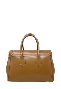 Brązowa skórzana torebka o sztywnym kształcie, z krótkimi uchwytami i zamkiem błyskawicznym. Posiada teksturowaną powierzchnię i przeszycia.