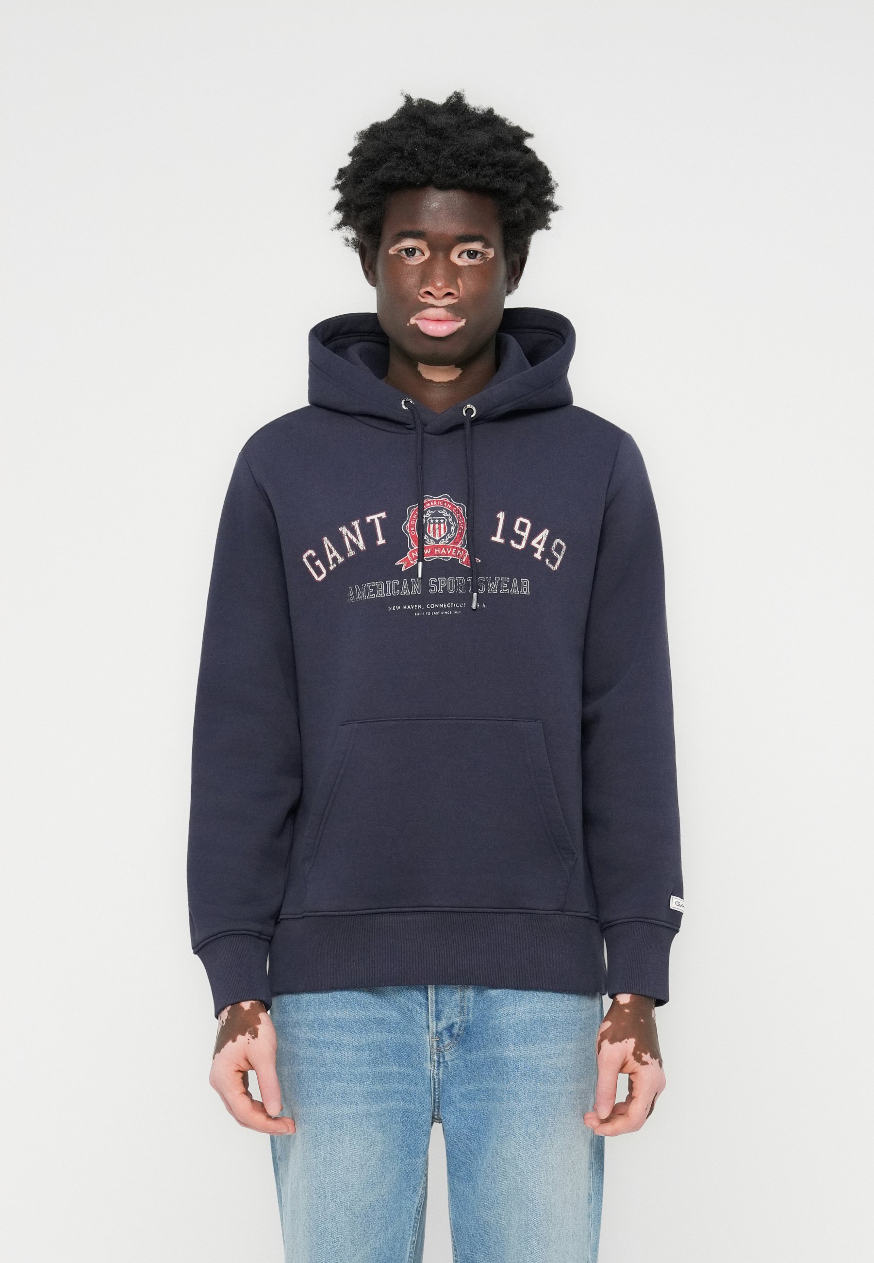 GANT GRAPHIC HOODIE Sudadera evening blue/azul marino