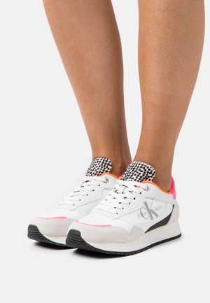RETRO RUNNER - Trainers - white/party pink