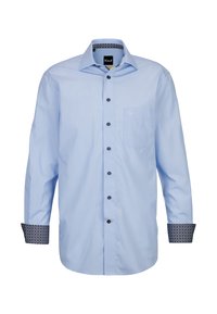 Camicia a maniche lunghe di colore azzurro chiaro in tessuto morbido, con taschino sul petto, bottoni scuri e dettagli stampati in blu scuro sui polsini.
