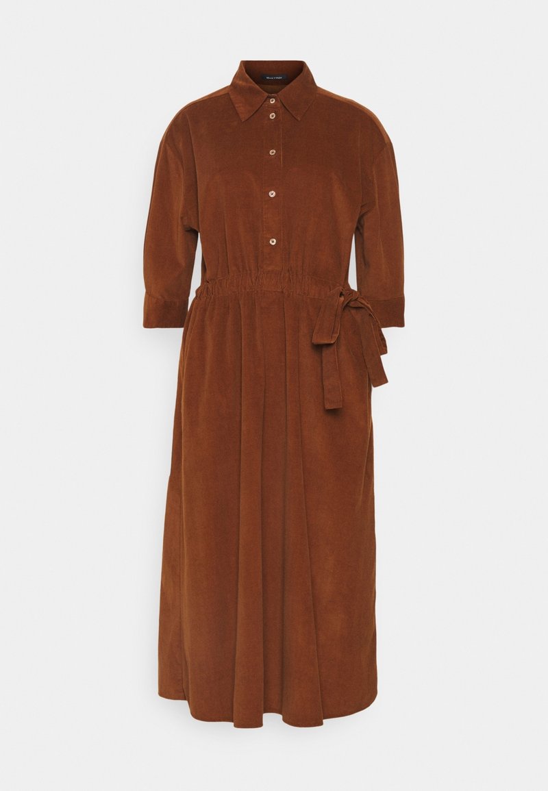 Robe chemise en velours côtelé marron avec un col, fermeture à boutons sur le devant, taille élastique et ceinture réglable. Dispose de manches longues et d'une jupe fluide.