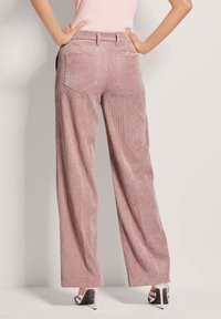 MADELEINE Stoffhose - pale pink