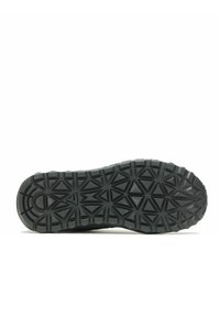 Czarna gumowa podeszwa z geometrycznym wzorem bieżnika i kanciastymi kształtami, zapewniająca lepszą przyczepność i trakcję. Trwała i teksturowana powierzchnia.