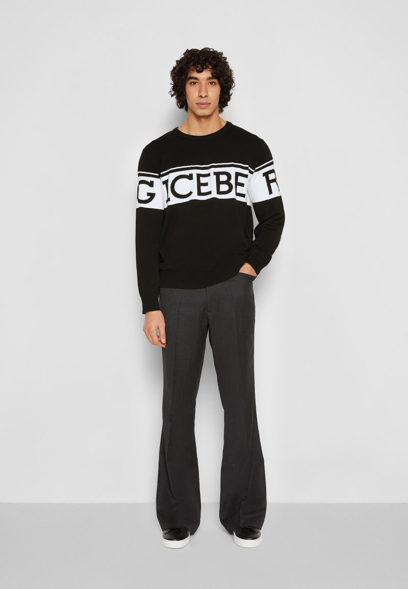 Herren T-shirts & Polos | Iceberg MAGLIA GIROCOLLO Strickpullover fantasia/schwarz - FB06967 Herren T-shirts & Polos | Iceberg MAGLIA GIROCOLLO Strickpullover fantasia/schwarz - FB06967