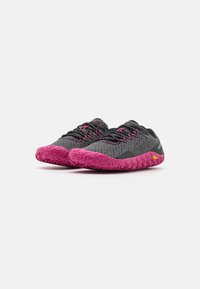 Merrell Chaussures de running sur route - grey