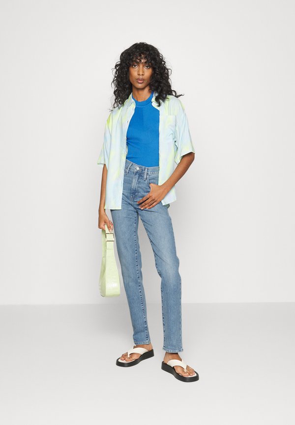 HIGH RISE  - Straight leg jeans - light indigo worn in4