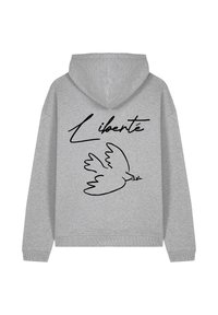 Felpa grigia con cappuccio con la scritta "Liberté" in nero, scritta a mano, e un disegno a linee di una colomba che tiene un ramo d'ulivo sul retro.
