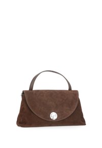 Borsa in suede marrone con forma strutturata, pattina pieghevole, dettagli in metallo argentato e manico corto per il trasporto.