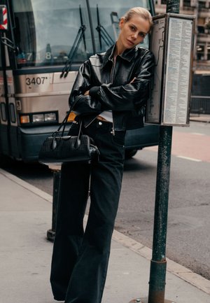 Calvin Klein Jeans, EMBOSSED MONOGRAM SMOOTH CROPPED BOMBER JACKET - Яке бомбър - black