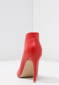 Wallis Botki na obcasie